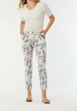 Lee Cooper Jemila - Chino - Marshmallow 13 Lee Cooper Jemila - Chino - Marshmallow -Lee Cooper Boutique 06b38c36affb4d5fa1ad655459608157