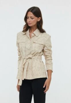 Lee Cooper Vestes Fahara - Veste Légère - Cream 8 Lee Cooper Vestes Fahara - Veste Légère - Cream -Lee Cooper Boutique 2c25de88ec6b41f9baea05c5e80d8914