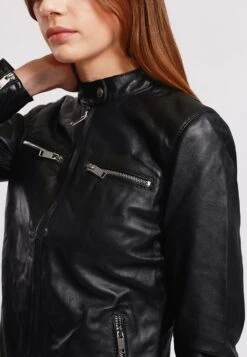 Lee Cooper Leather Jacket With Round Collar And Push Button Closure - - Veste En Cuir - Black -Lee Cooper Boutique 82eb9e61befc462baa656dde28c7664c