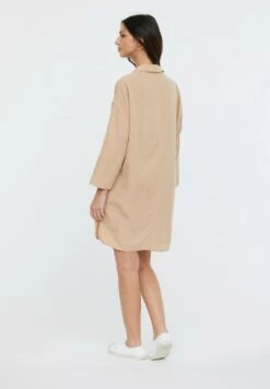 Lee Cooper Lilas M - Robe Chemise - Baby Beige -Lee Cooper Boutique 93de38a9c97540179a62b63227a98a13