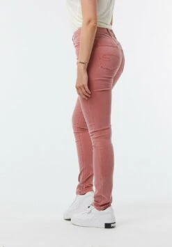 Lee Cooper Jeans Skinny - Grenat 10 Lee Cooper Jeans Skinny - Grenat -Lee Cooper Boutique c1b98b70ec434359a1accf152b636bb3