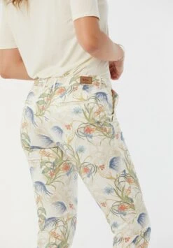 Lee Cooper Jemila - Pantalon Classique - Marshmallow 10 Lee Cooper Jemila - Pantalon Classique - Marshmallow -Lee Cooper Boutique d5f87c3b045742b68188530eb8522755