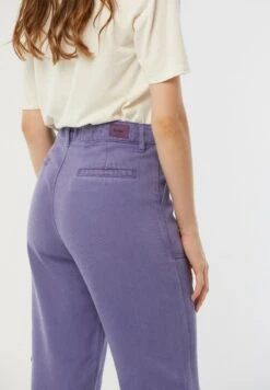 Lee Cooper Gixie - Pantalon Classique - Violet -Lee Cooper Boutique d6c0bd2a5cfe40a68d182c6e263df518